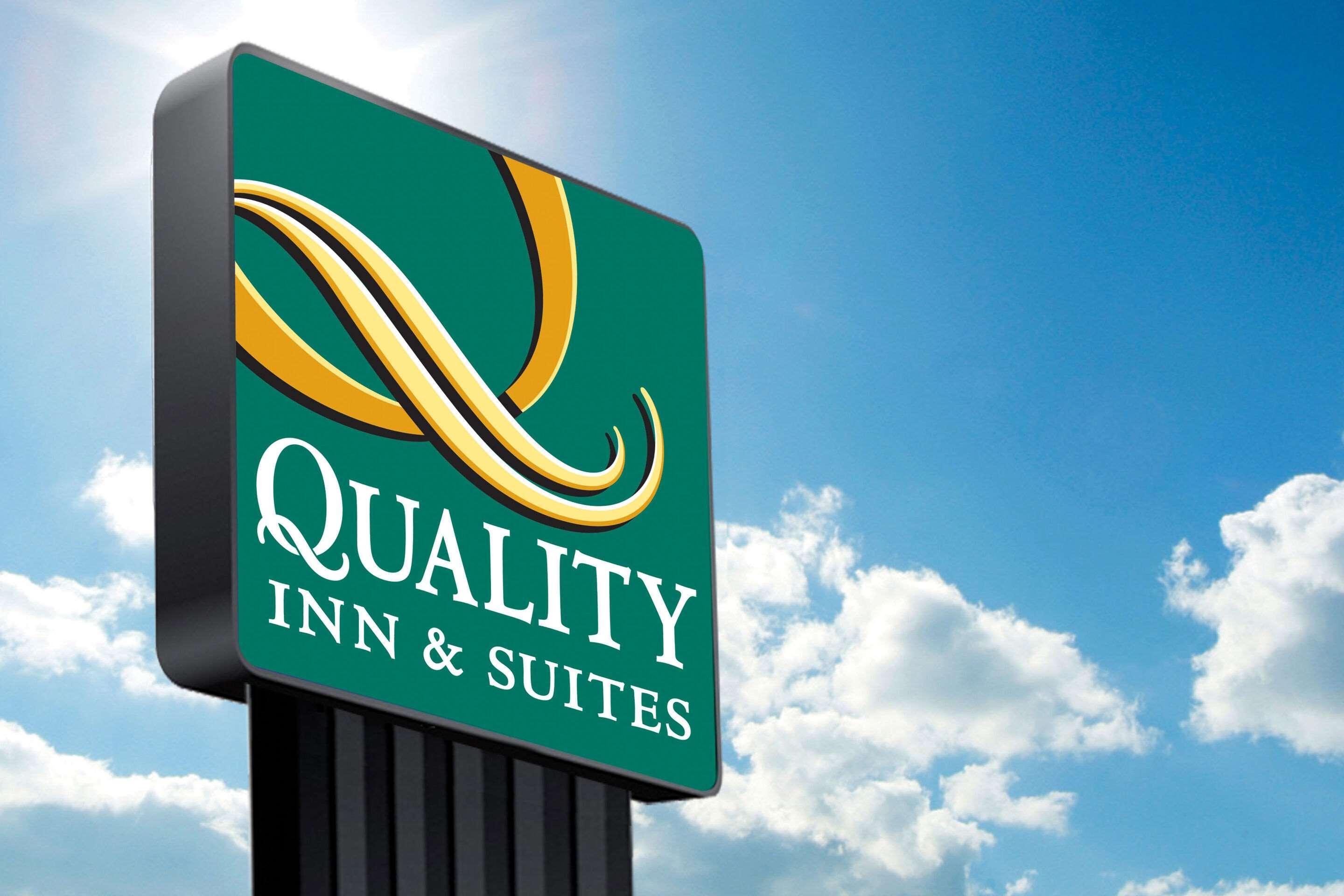 Quality Inn & Suites Pinedale Exterior photo